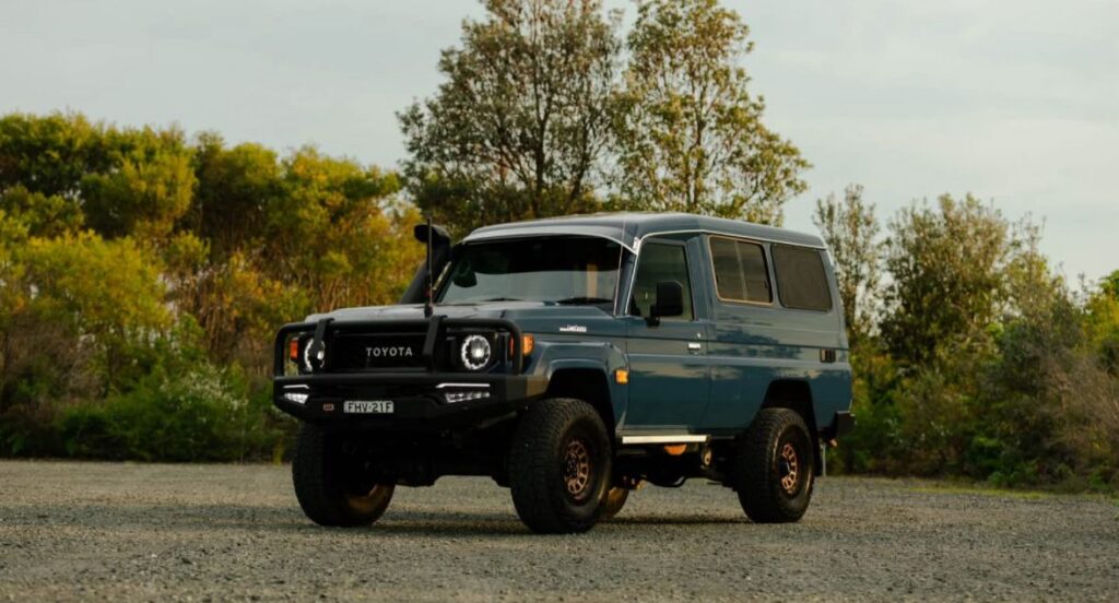 Toyota LandCruiser 78 Series Troopy Sunvisor